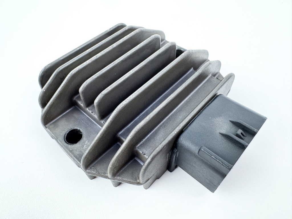 2006 Suzuki 50 HP 4 Stroke Outboard Rectifier & Regulator 32800-38F10 OEM