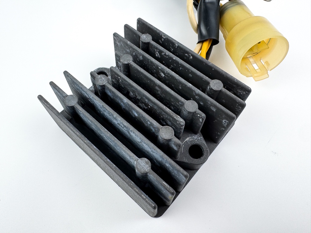 2007 Suzuki 70 HP 4 Stroke Outboard Rectifier & Regulator 32800-92E20 OEM