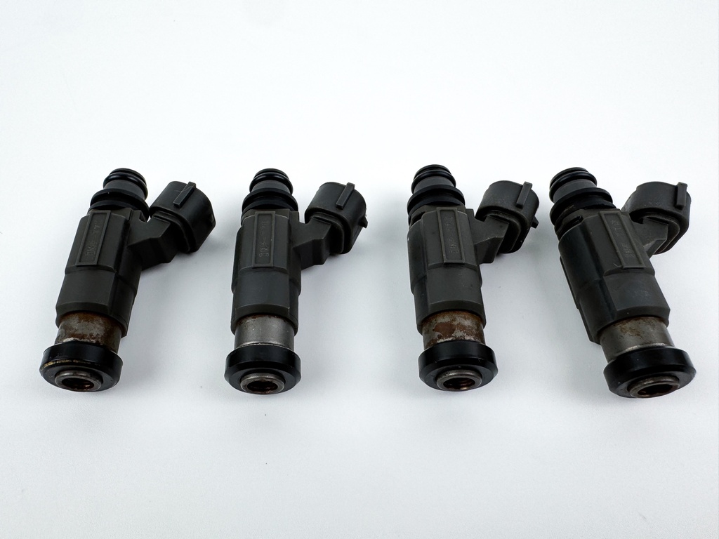 2007 Suzuki 70 HP 4 Stroke Outboard Fuel Injector 15710-66D00 Cleaned