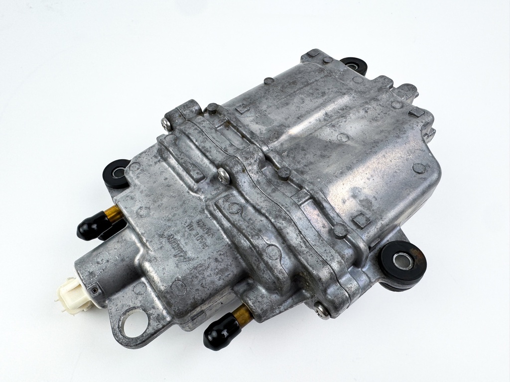 2003 Suzuki 90 HP 4 Stroke Outboard Vapor Separator Tank VST 15600-90J01 OEM