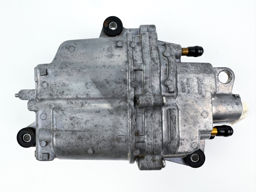 2003 Suzuki 90 HP 4 Stroke Outboard Vapor Separator Tank VST 15600-90J01 OEM