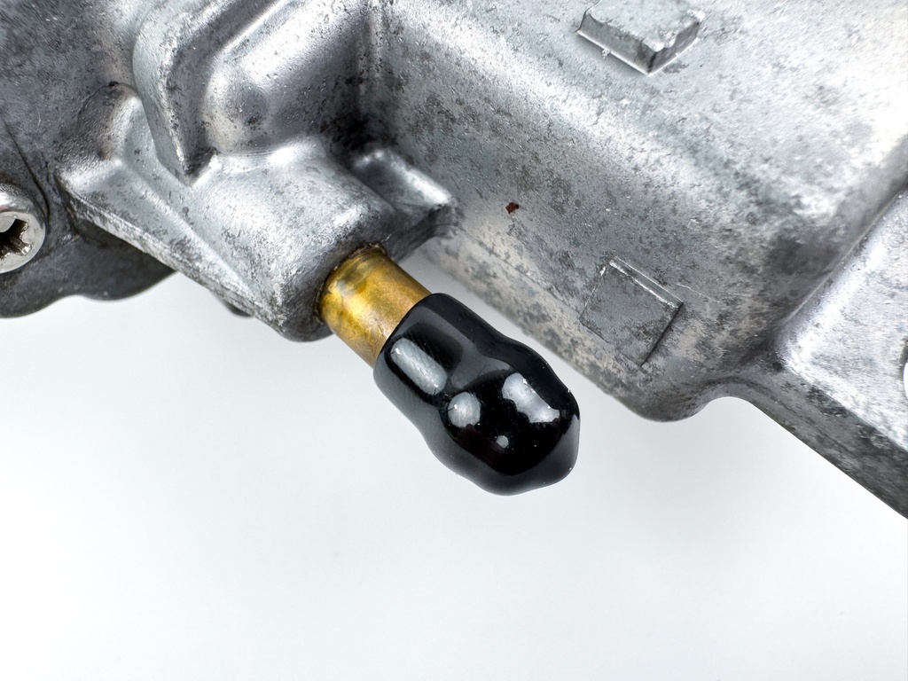 2003 Suzuki 90 HP 4 Stroke Outboard Vapor Separator Tank VST 15600-90J01 OEM