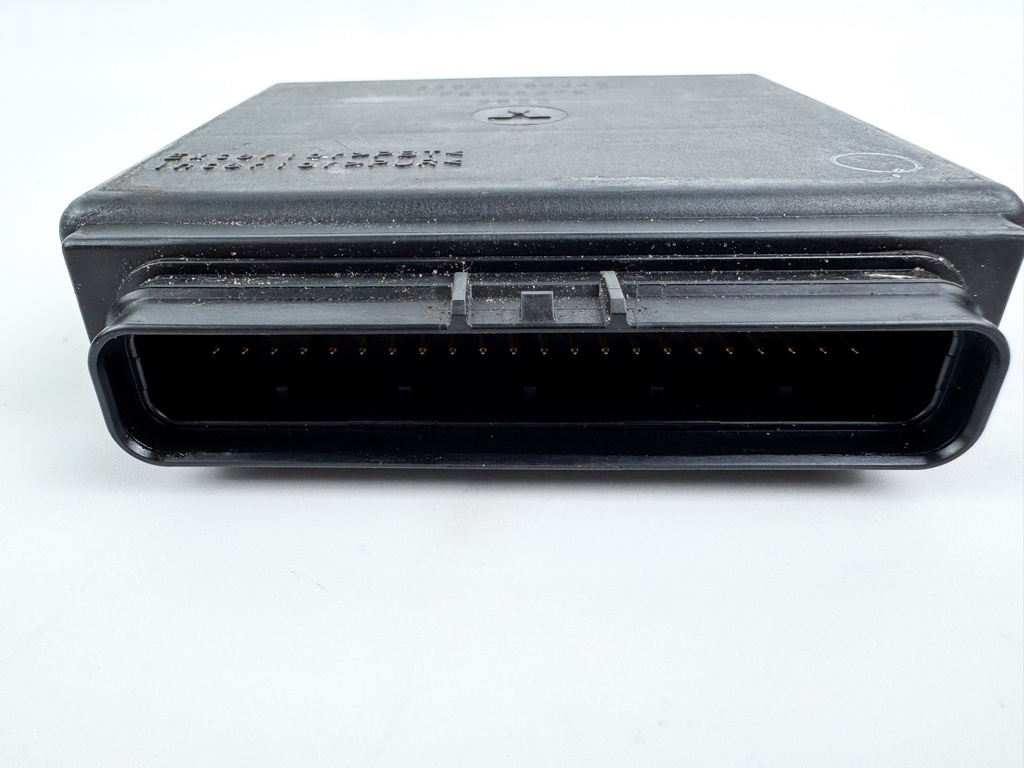 2003 Suzuki 90 HP 4 Stroke Outboard Engine Control Unit ECU 33920-90J40 OEM