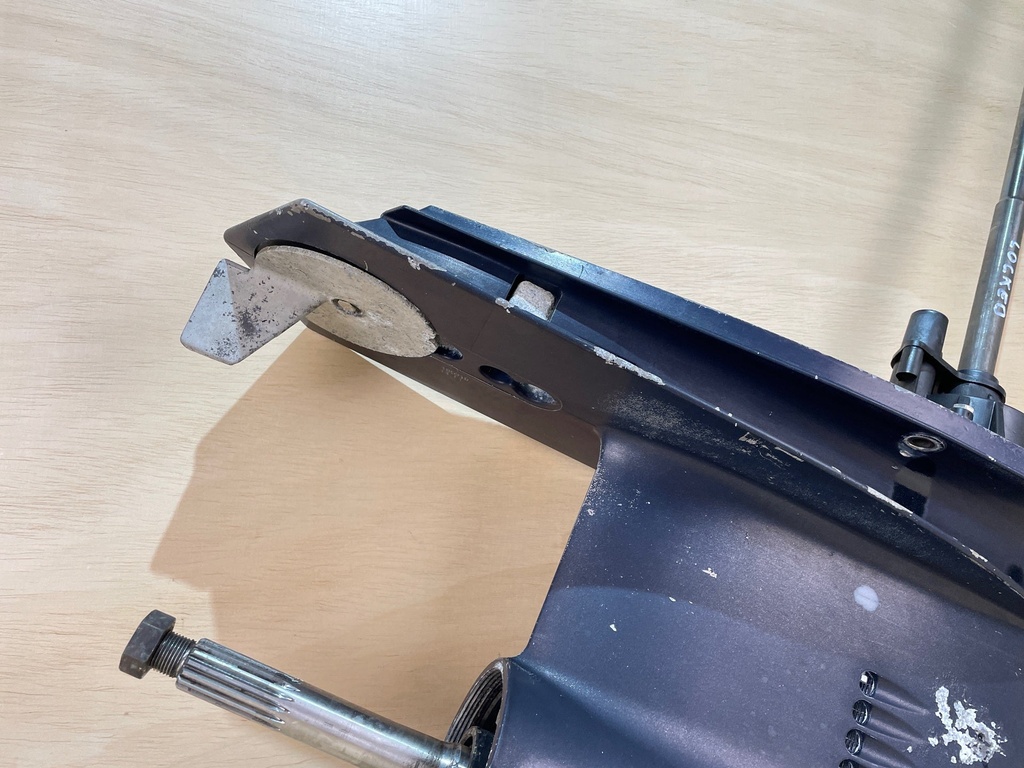 1995 Johnson 150HP 20" Shaft Lower Unit Gear Case Standard Rotation