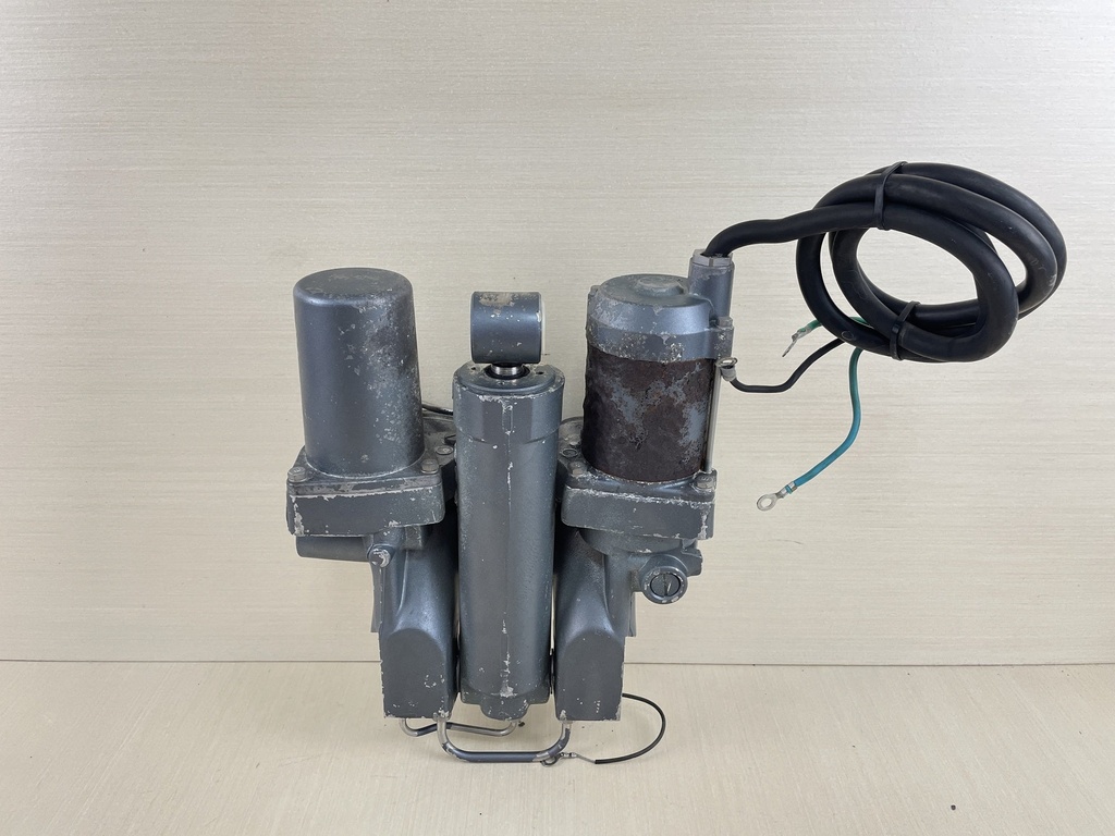 1991 Yamaha 70HP 2 Stroke Outboard Power Trim Tilt Unit Assembly 6H1-43800-10-EK