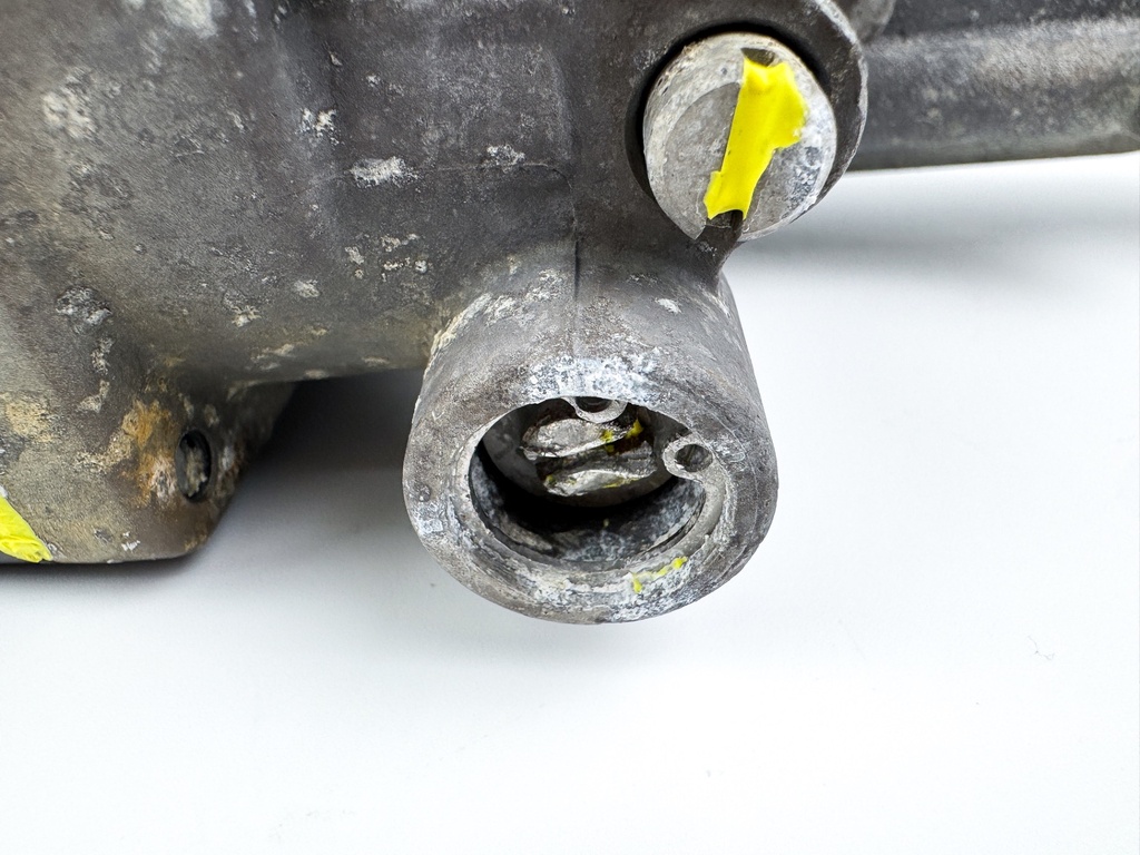 Johnson Evinrude Suzuki DF 70 90 115 HP Outboard Engine Tilt Trim Unit Assembly