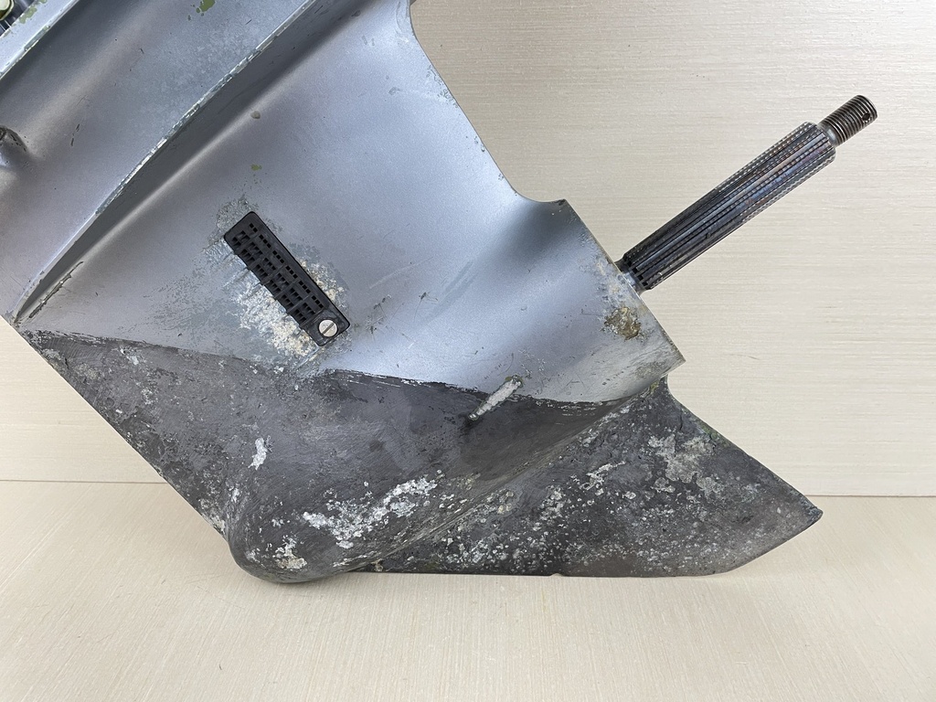 1984 - 1998 Yamaha 90HP 2 Stroke Outboard 20" Long Lower Unit Gear Case Assembly