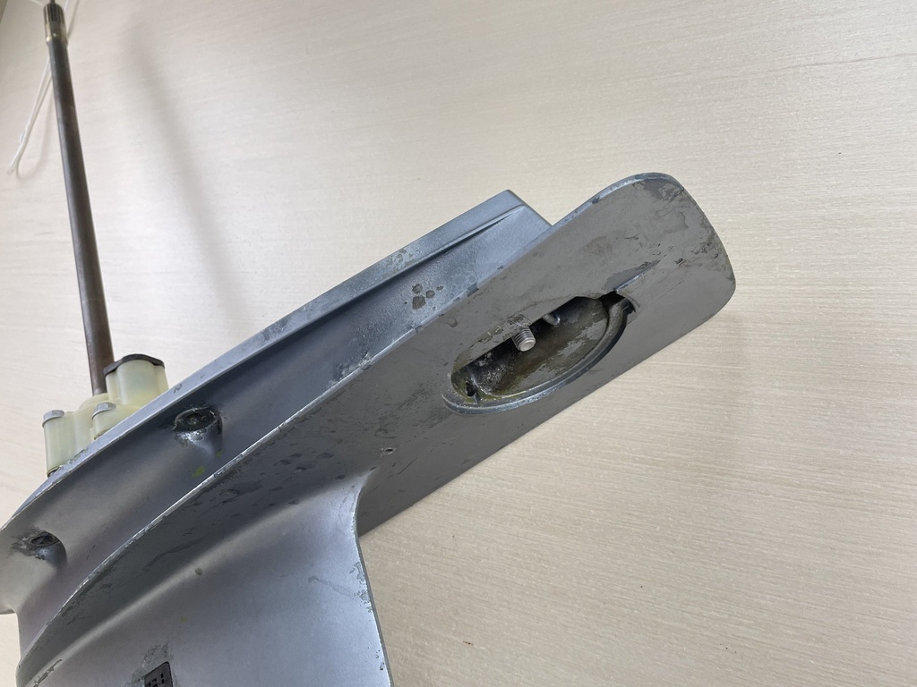 1984 - 1998 Yamaha 90HP 2 Stroke Outboard 20" Long Lower Unit Gear Case Assembly