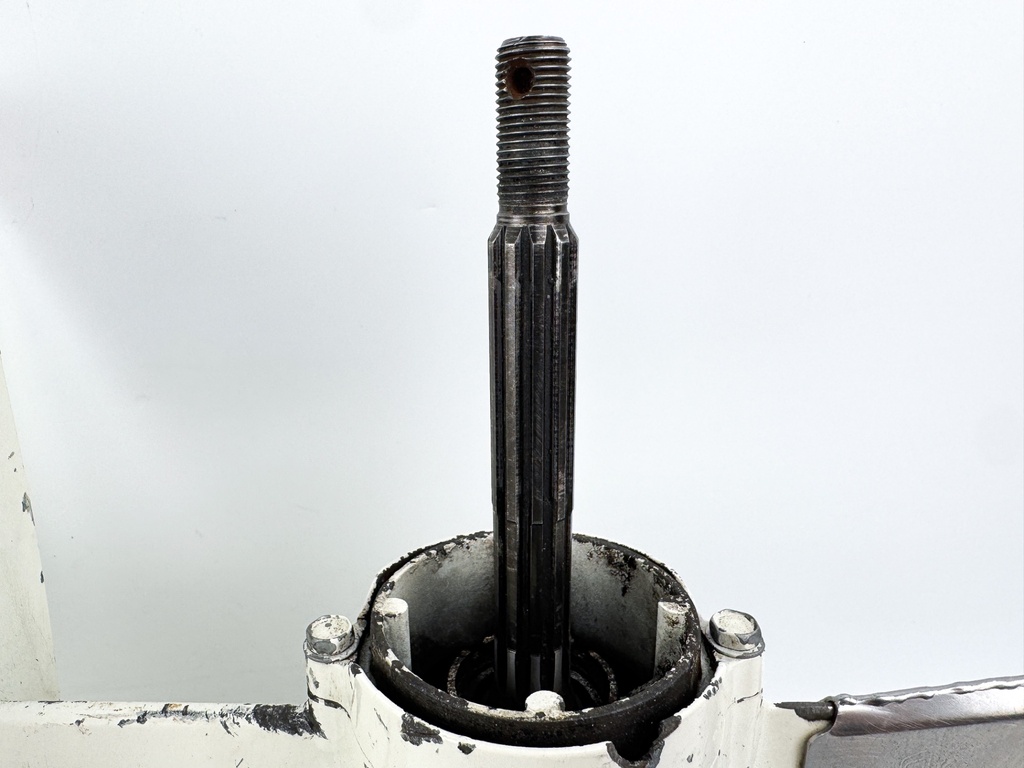 2000-2007- DF 25 30 HP 4 Stroke Outboard 20" Long Lower Unit Gear Case