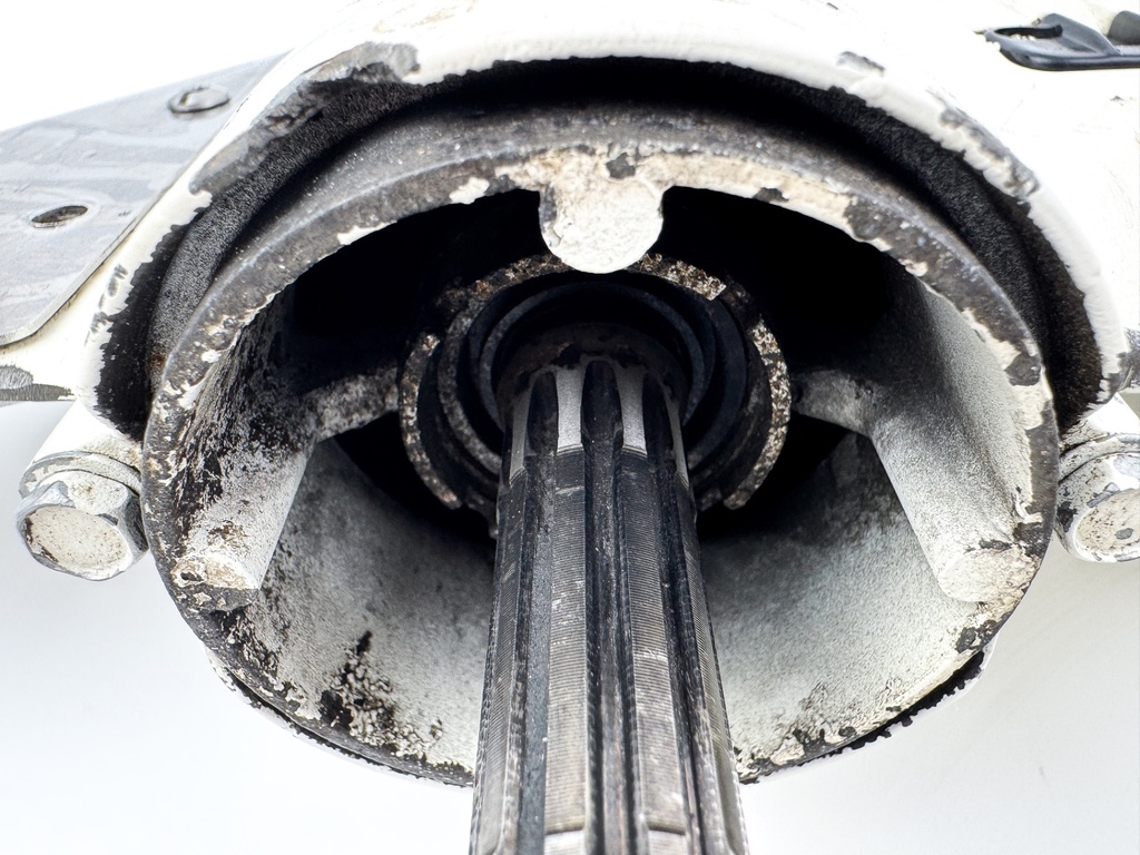 2000-2007- DF 25 30 HP 4 Stroke Outboard 20" Long Lower Unit Gear Case