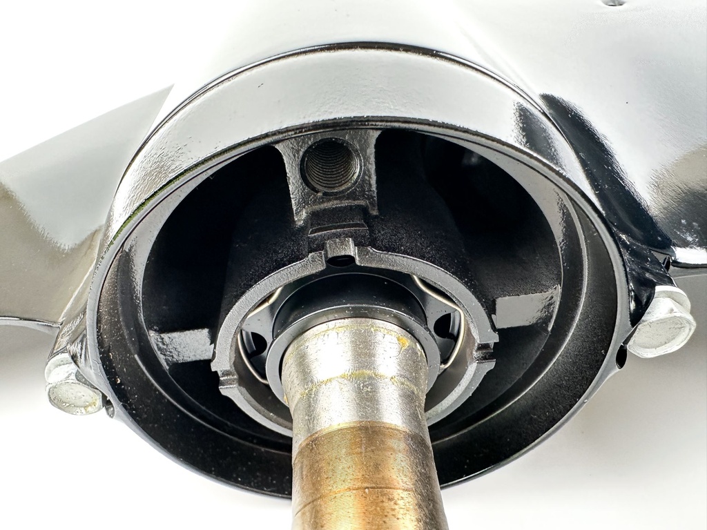 Suzuki DF 115 140 HP 20" Long Lower Unit New Take Off Grade B