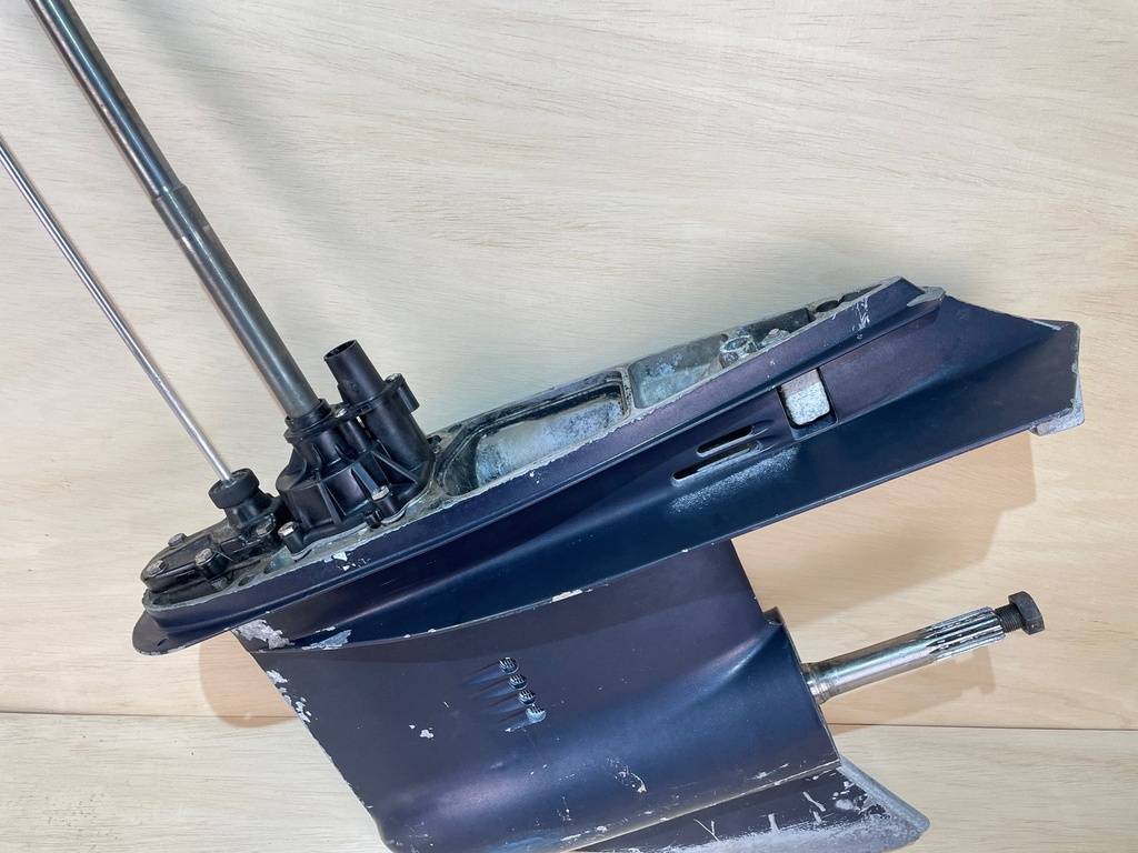 1995 Johnson 150HP 20" Shaft Lower Unit Gear Case Standard Rotation