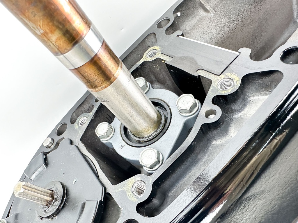 Suzuki DF 115 140 HP 20" Long Lower Unit New Take Off Grade B