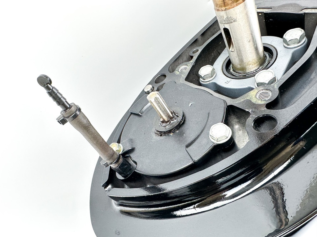 Suzuki DF 115 140 HP 20" Long Lower Unit New Take Off Grade B