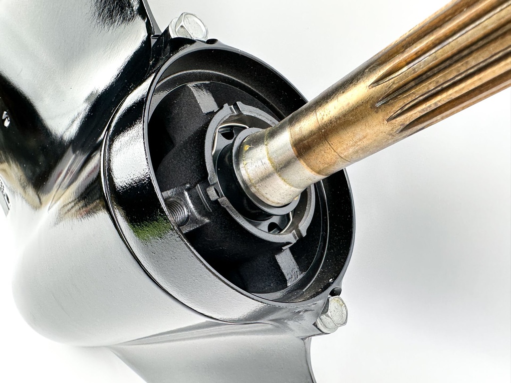 Suzuki DF 115 140 HP 20" Long Lower Unit New Take Off Grade B