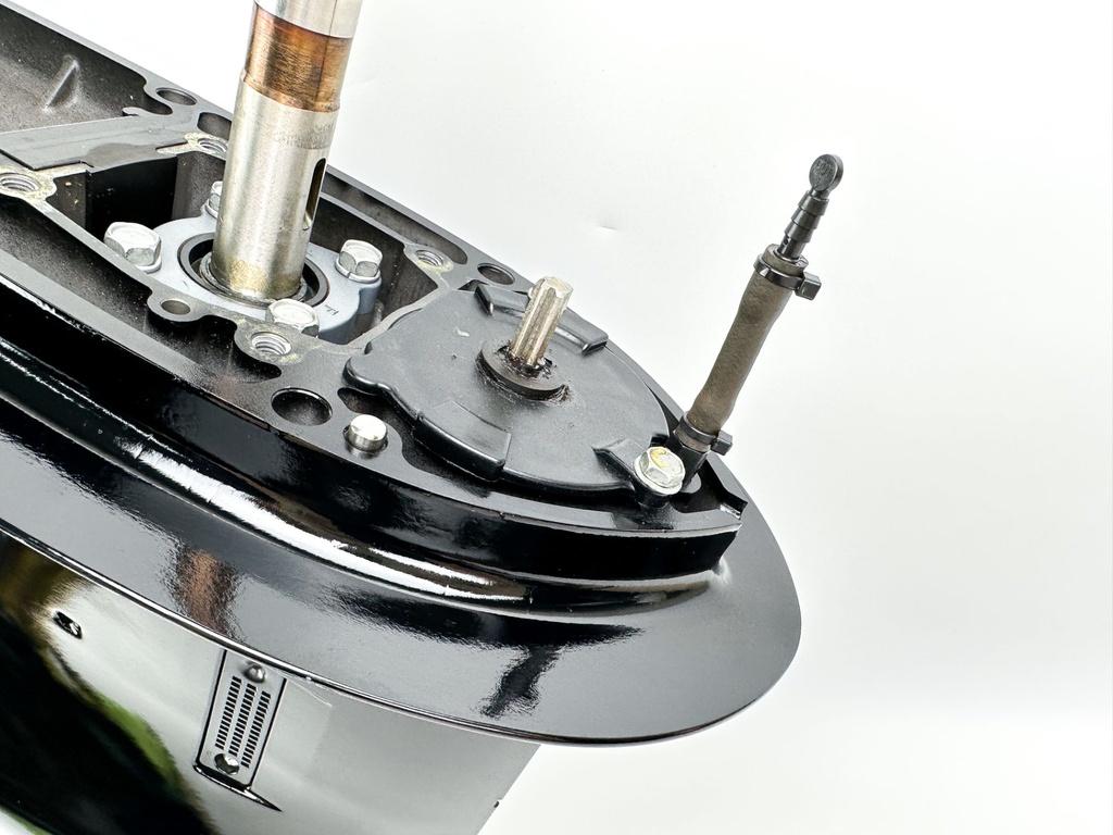 Suzuki DF 115 140 HP 20" Long Lower Unit New Take Off Grade B