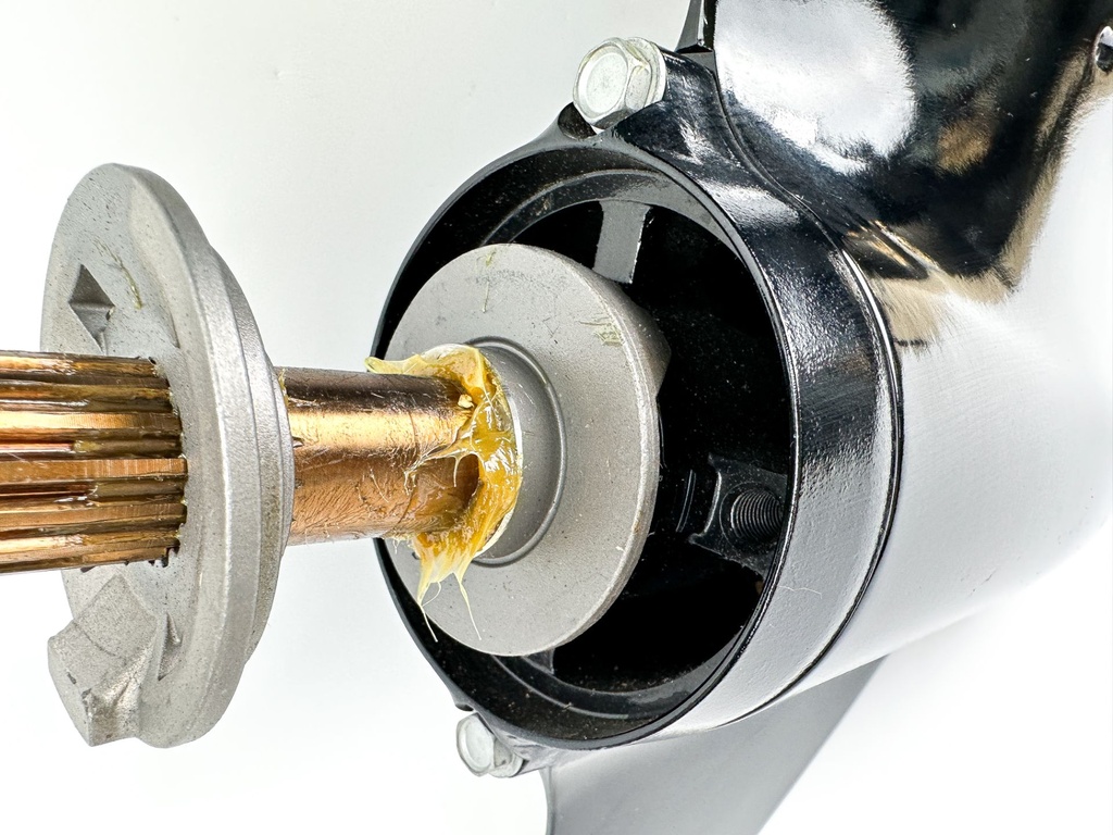 2001-18 Suzuki 115 140 HP 4 Stroke Outboard 20" Long Lower Unit Gear Case