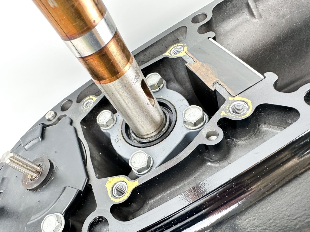 2001-18 Suzuki 115 140 HP 4 Stroke Outboard 20" Long Lower Unit Gear Case