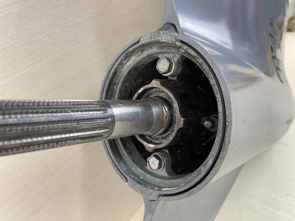 2006 Yamaha 225HP 4 Stroke Outboard 25" XL Lower Unit Gear Case Counter Rotation