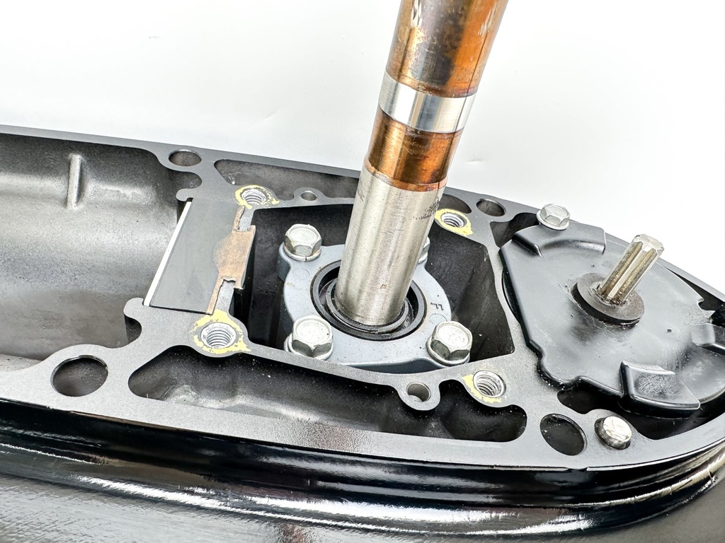 2001-18 Suzuki 115 140 HP 4 Stroke Outboard 20" Long Lower Unit Gear Case