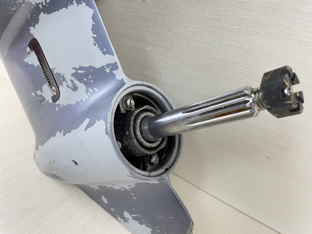 2000 Evinrude Johnson 50HP Outboard 20" Lower Unit Gearcase Assembly 0435280