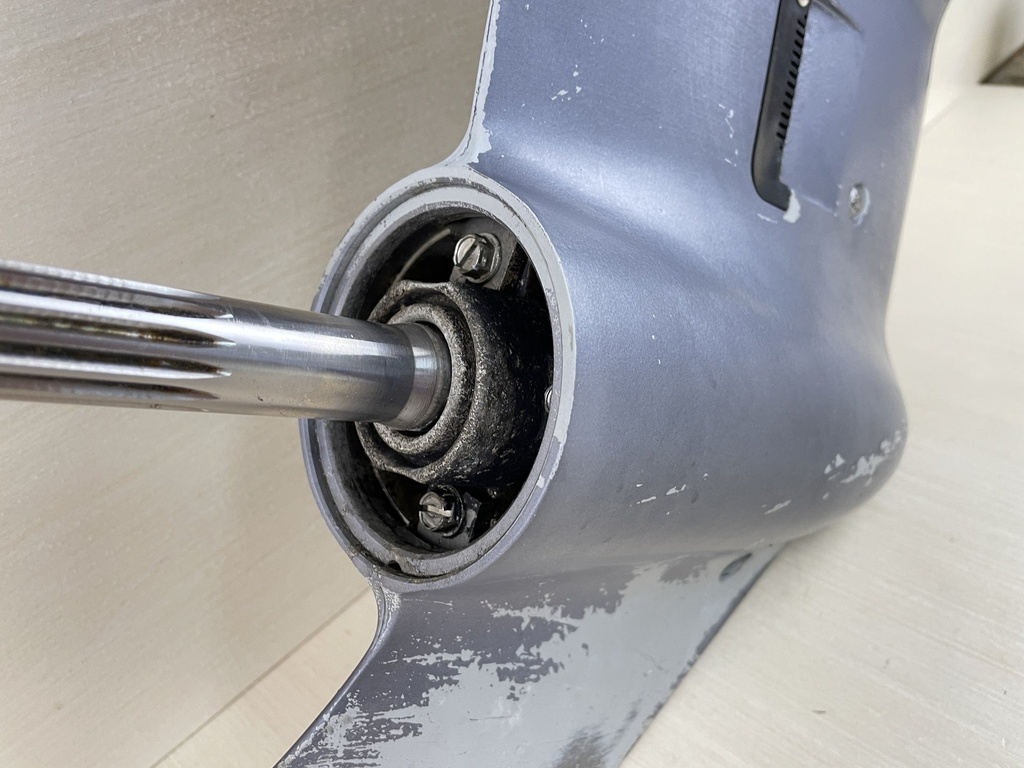 2000 Evinrude Johnson 50HP Outboard 20" Lower Unit Gearcase Assembly 0435280