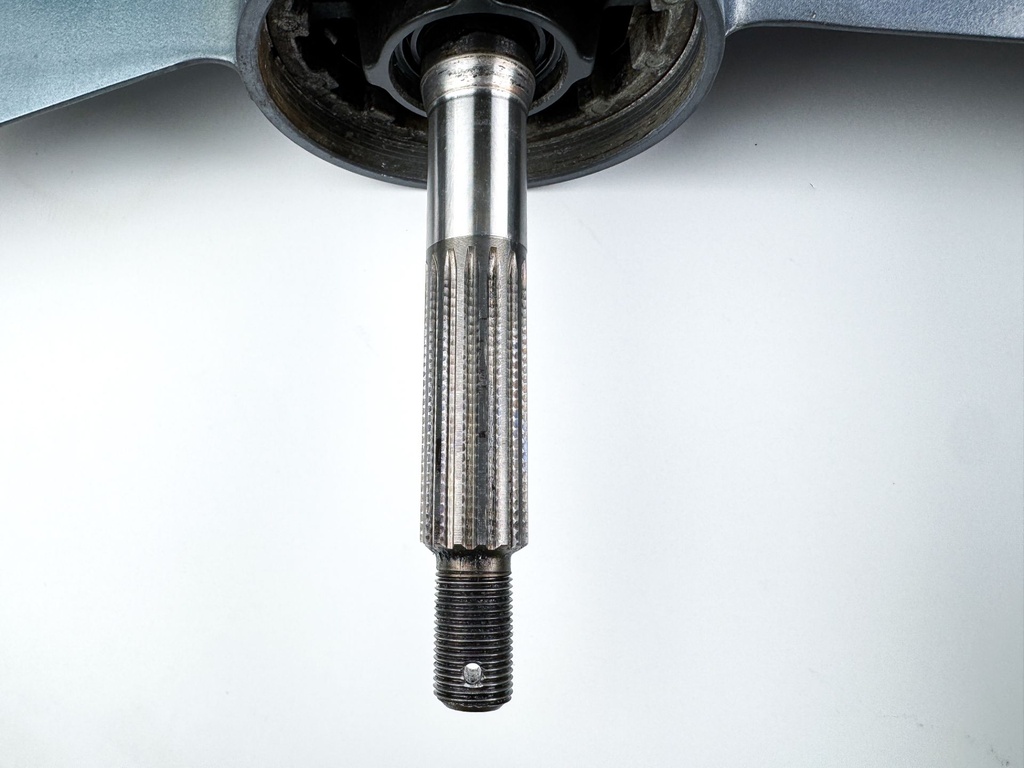 2004 + Yamaha 150HP 4 Stroke 25" Shaft Lower Unit Gear Case RH Ready To Install