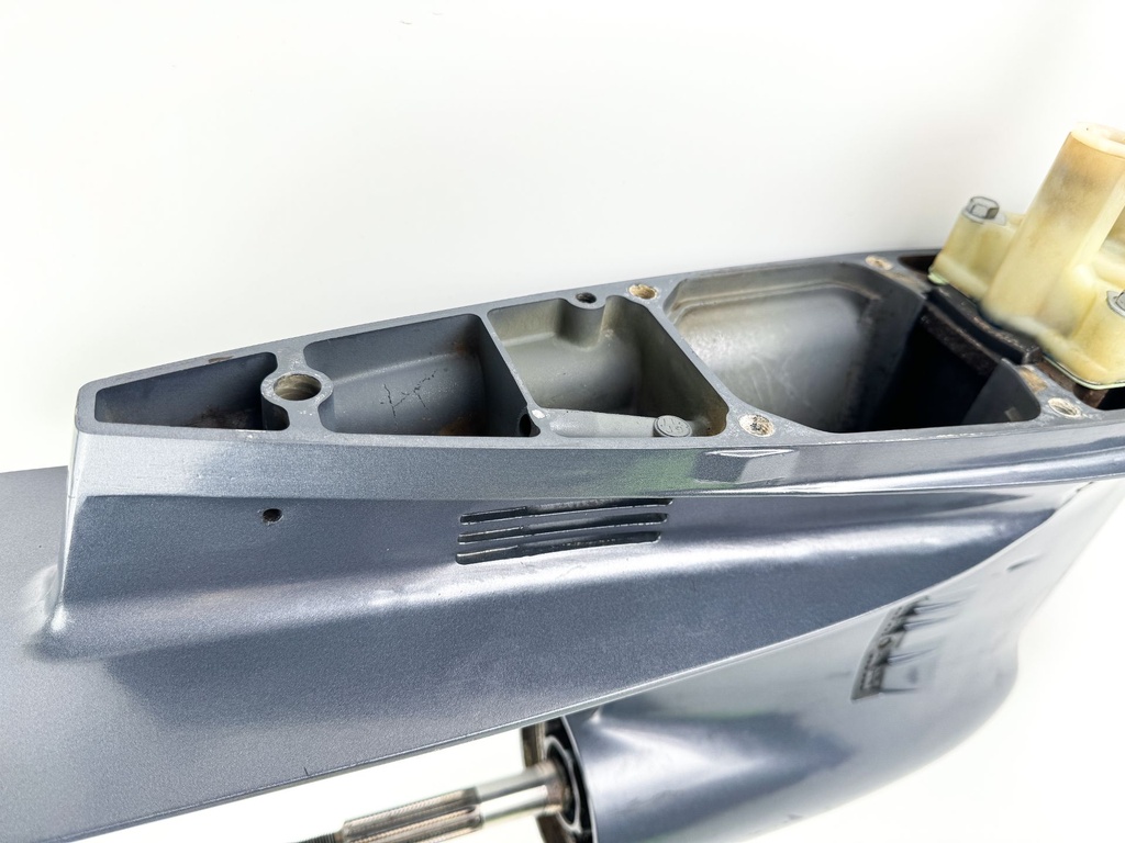 2004 + Yamaha 150HP 4 Stroke 25" Shaft Lower Unit Gear Case RH Ready To Install