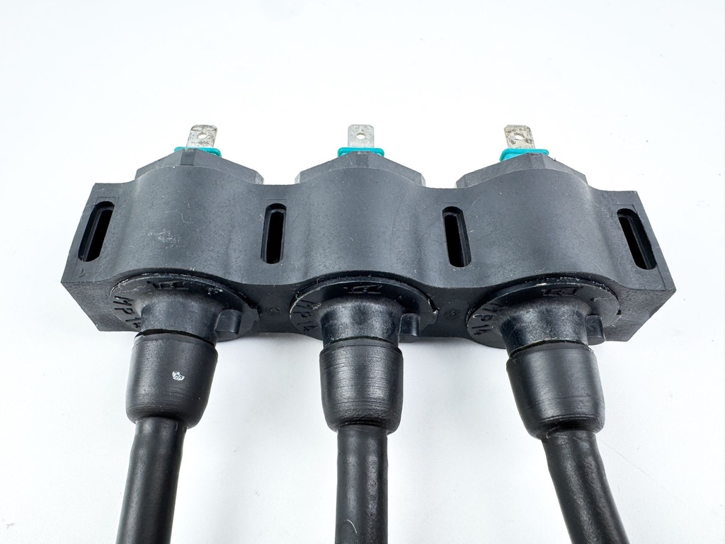 2003 Honda 40 HP 4 Stroke Outboard Ignition Coil Set 30511-ZV5-003 OEM