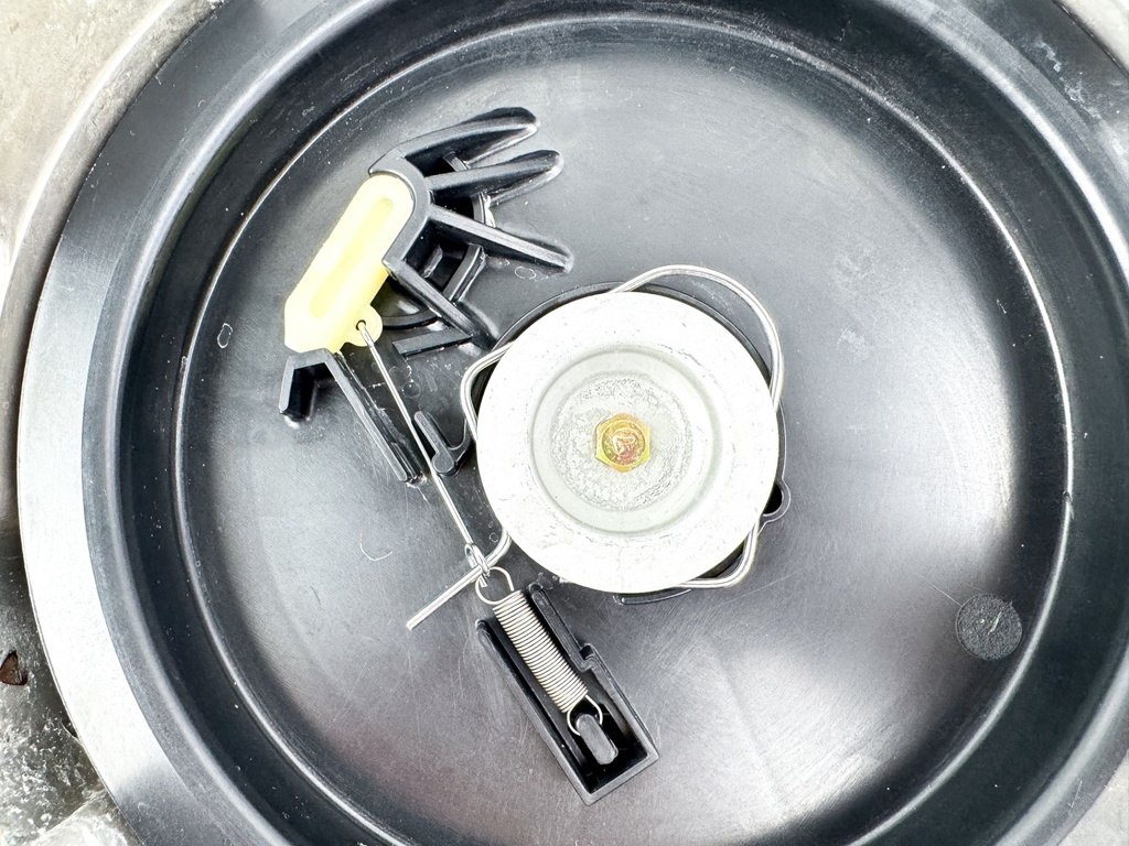 2004 Honda 25 HP 4 Stroke Outboard Rope Pull Starter 28400-ZV7-013 OEM