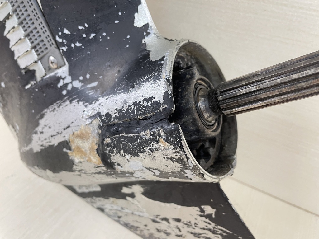 1998 Honda 50HP 4 Stroke Outboard 20" Long Lower Unit Gear Case - Parts