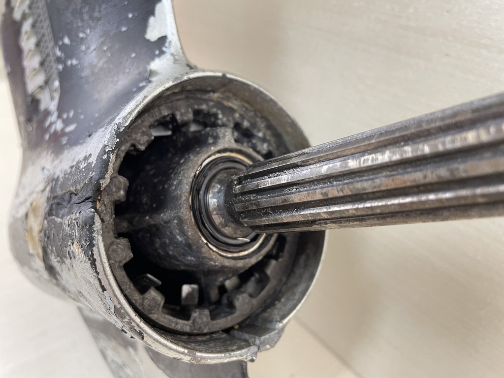 1998 Honda 50HP 4 Stroke Outboard 20" Long Lower Unit Gear Case - Parts