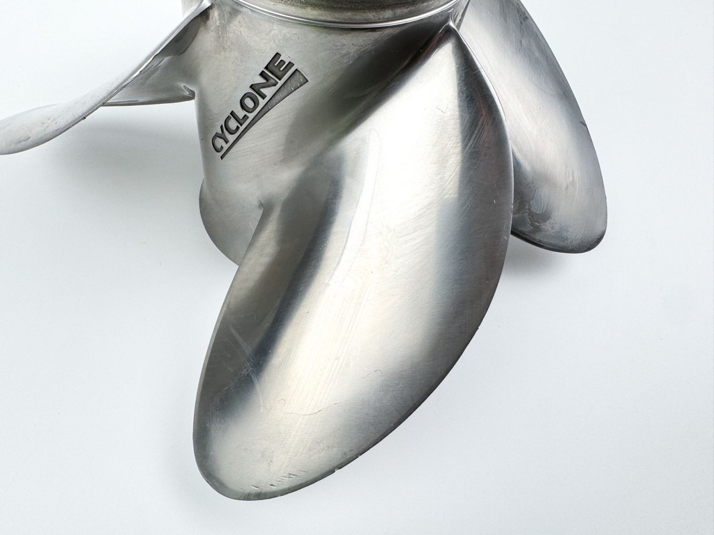 Evinrude Cyclone TBX 14 x 20" RH Stainless Steel Propeller 4 Blade 763944