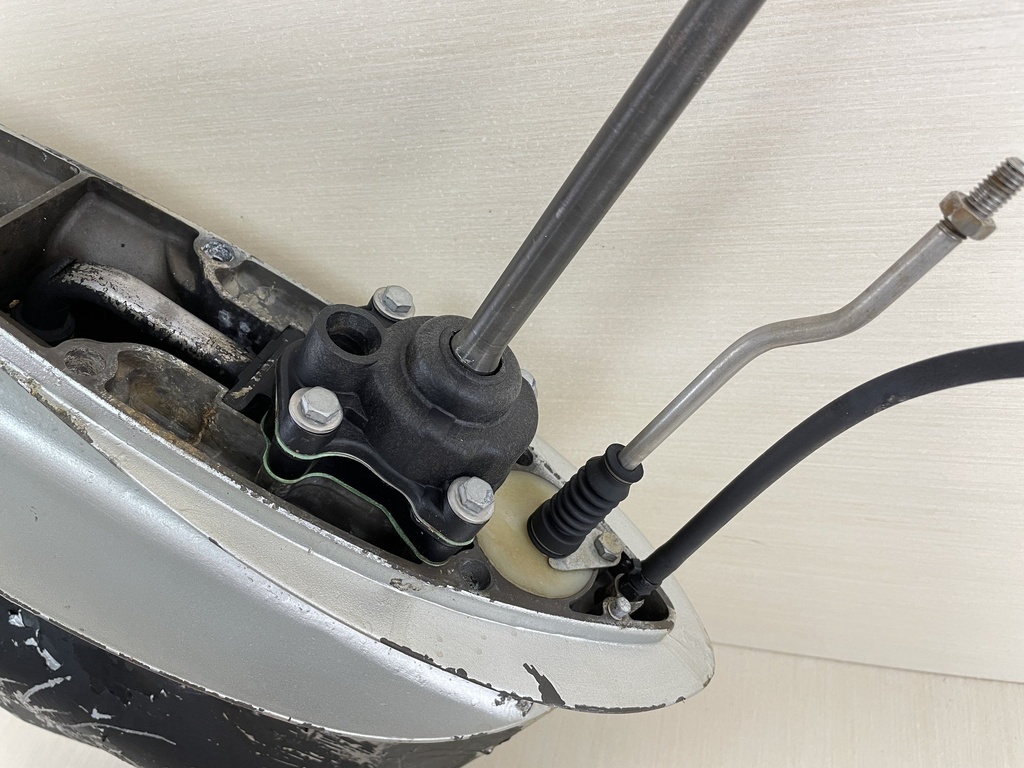 1998 Honda 50HP 4 Stroke Outboard 20" Long Lower Unit Gear Case - Parts