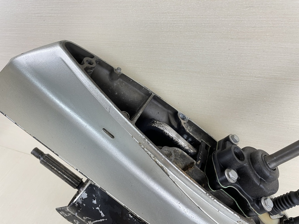 1998 Honda 50HP 4 Stroke Outboard 20" Long Lower Unit Gear Case - Parts