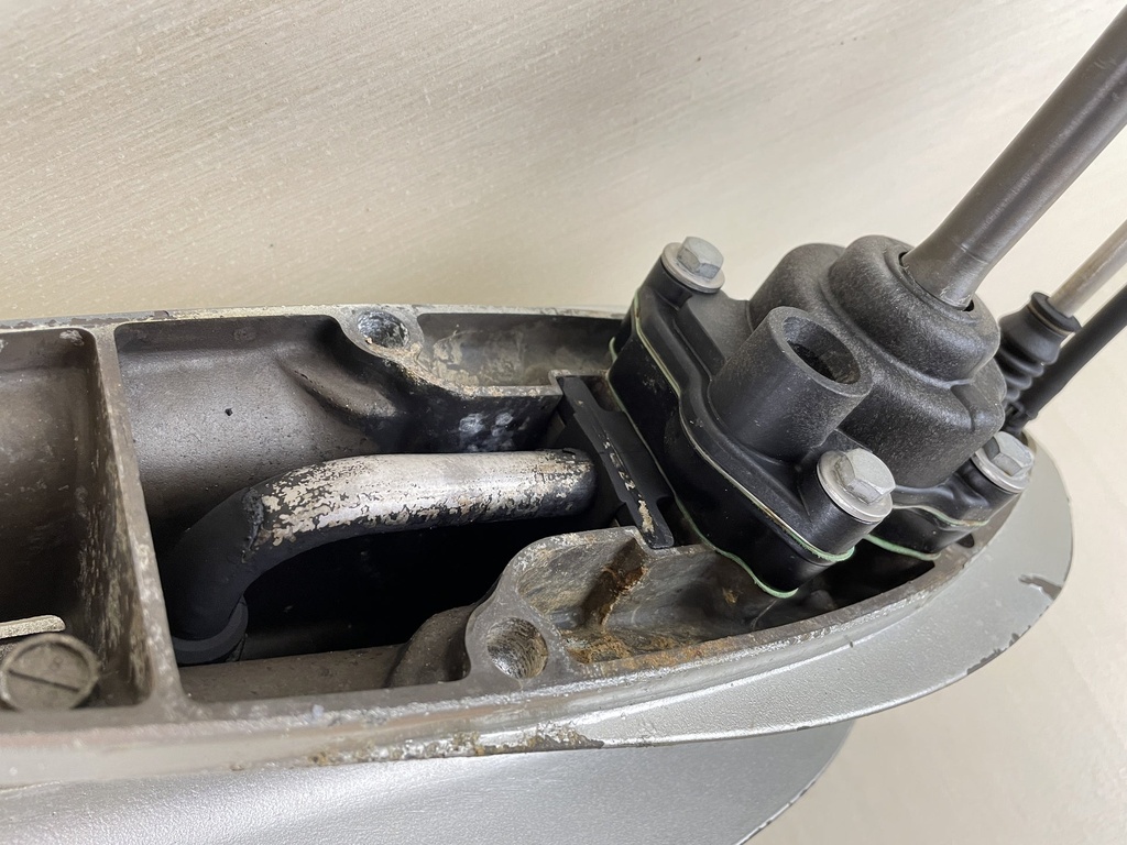 1998 Honda 50HP 4 Stroke Outboard 20" Long Lower Unit Gear Case - Parts