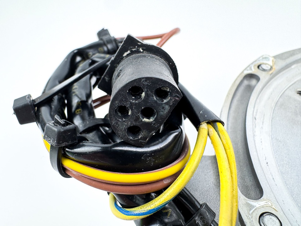 1996 Evinrude 48 HP 2 Stroke Outboard Stator Assembly 0582417 OEM