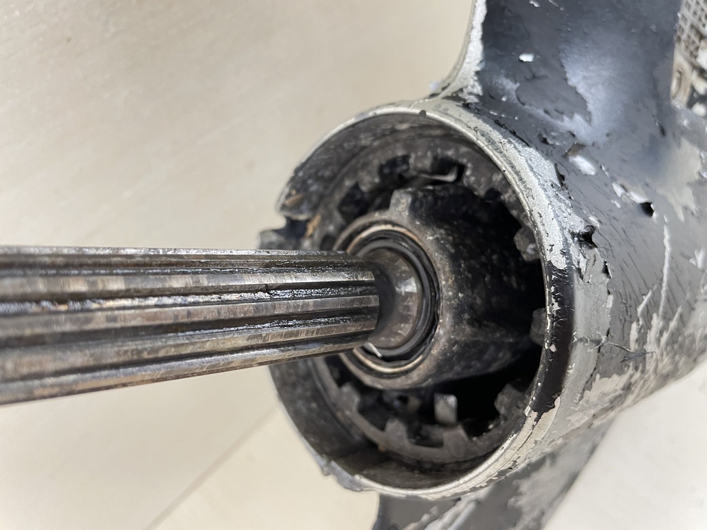 1998 Honda 50HP 4 Stroke Outboard 20" Long Lower Unit Gear Case - Parts