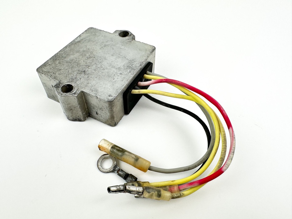 2001 Yamaha 25 HP 4 Stroke Outboard Rectifier & Regulator 65W-81960-00-00 OEM