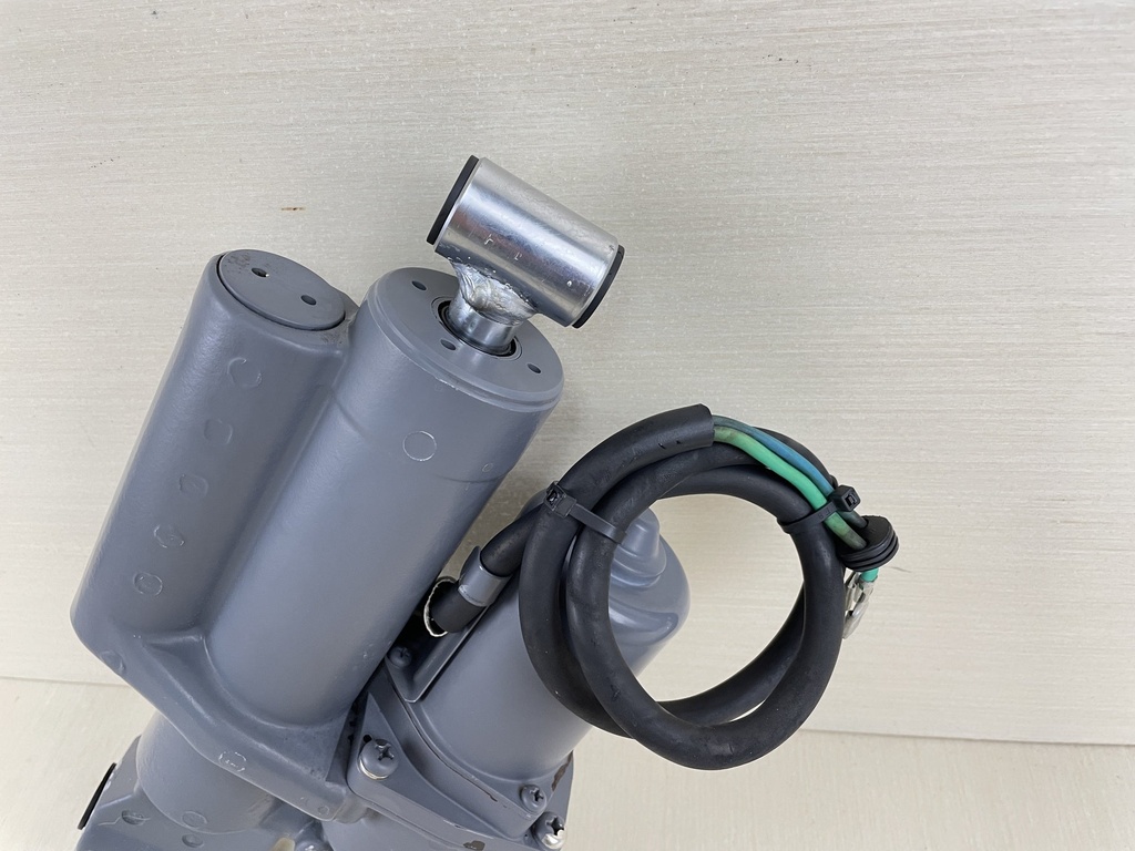 1998 Honda 50HP 4 Stroke Outboard Power Trim Tilt Unit Assembly 56000-ZV5-822ZA