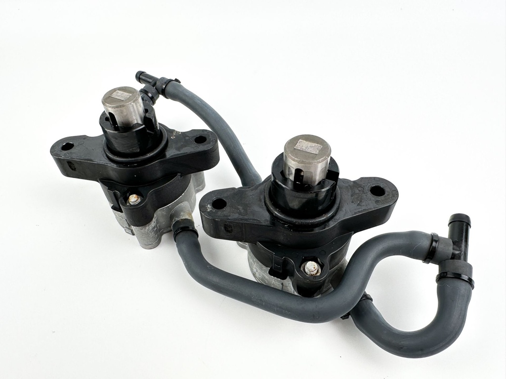 2007 Yamaha 150 HP 4 Stroke Outboard Fuel Pump 63P-24410-00-00 Set OEM