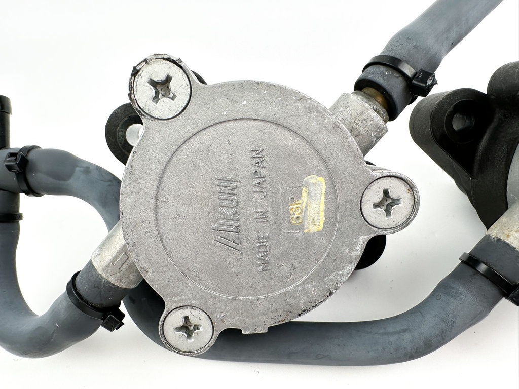 2007 Yamaha 150 HP 4 Stroke Outboard Fuel Pump 63P-24410-00-00 Set OEM