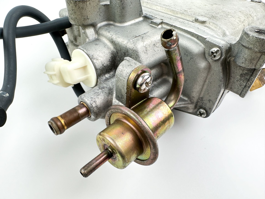 05-2014 Yamaha 150HP 4 Stroke Outboard Float Chamber VST 63P-14180-01-00