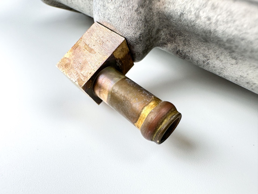 05-2014 Yamaha 150HP 4 Stroke Outboard Float Chamber VST 63P-14180-01-00