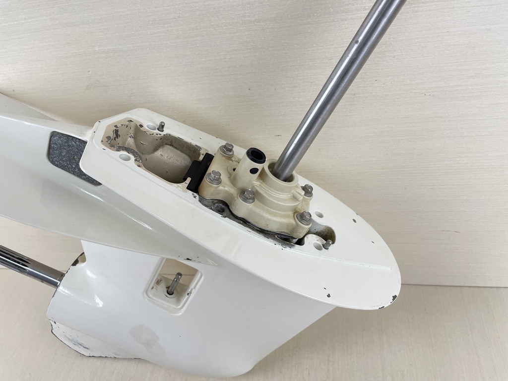 2016 Evinrude 25HP Outboard 20" Long Lower Unit Gear Case Assembly 5009354