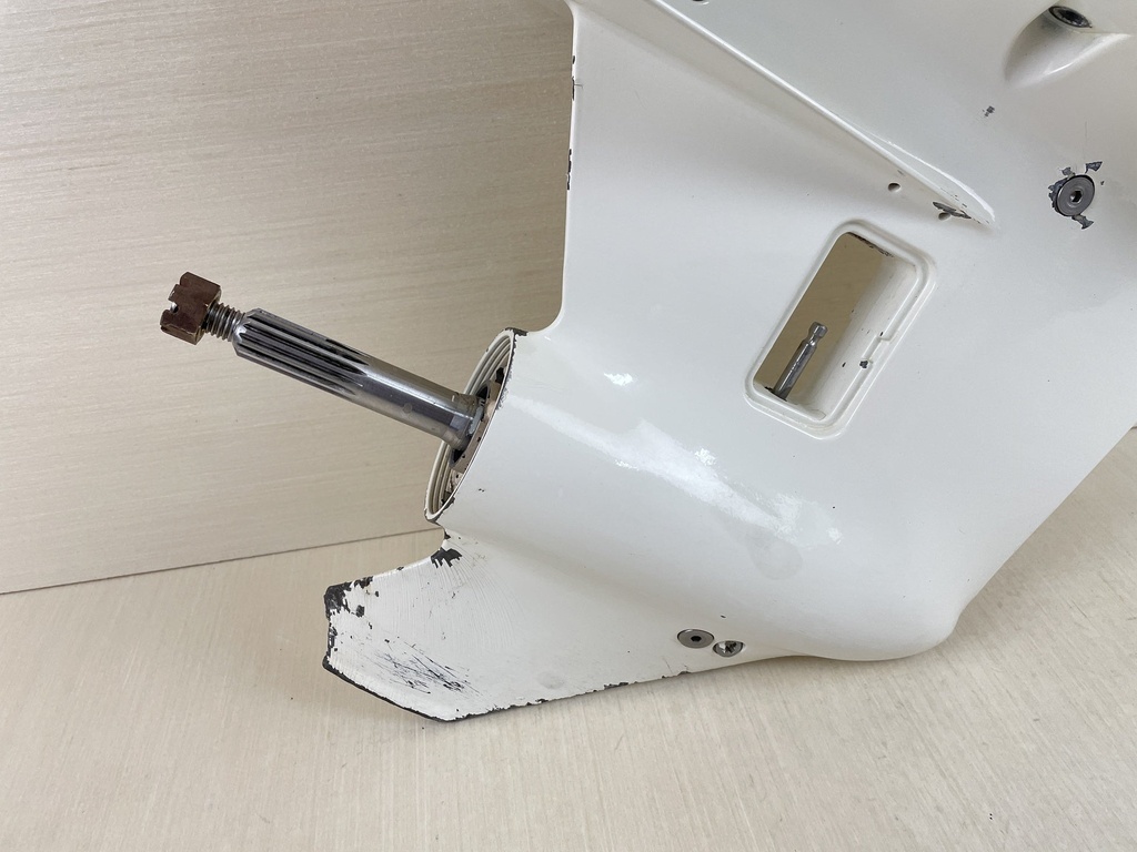 2016 Evinrude 25HP Outboard 20" Long Lower Unit Gear Case Assembly 5009354