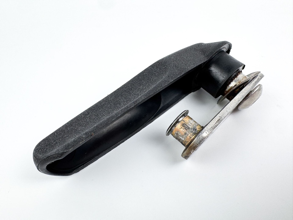 Evinrude Etec 40 50 60 75 90 2 Stroke Cowling Latch Handle 5005291