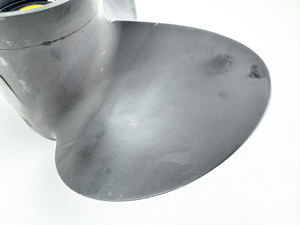 Evinrude Johnson OMC 3 Blade Aluminum Prop 14.8" X 17P Right Hand