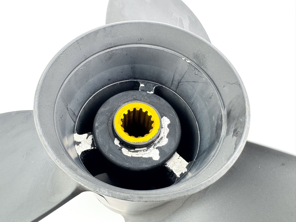 Evinrude Johnson OMC 3 Blade Aluminum Prop 14.8" X 17P Right Hand