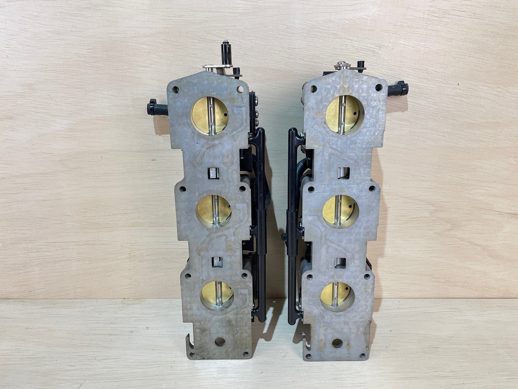 1995 Johnson 150HP Outboard Caburetor & Intake Manifold Assembly